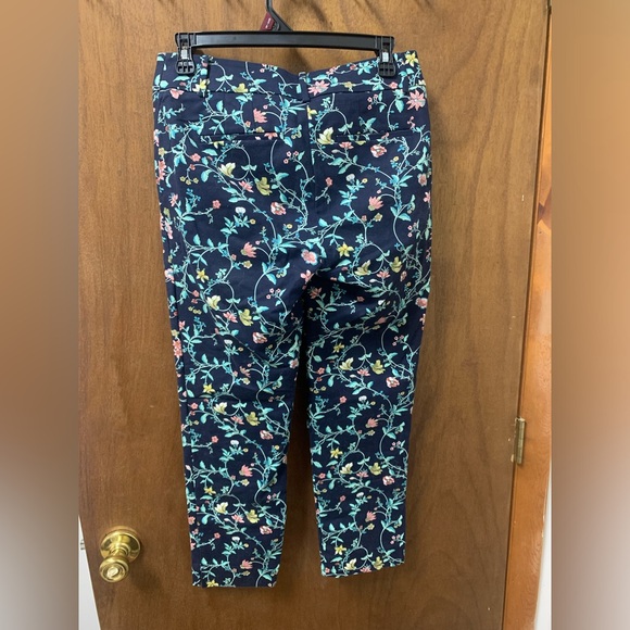 Cropped Navy Floral Pants - Picture 6 of 8